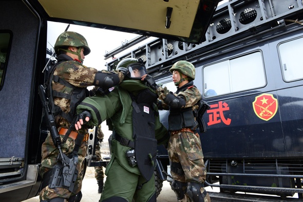 英國(guó)進(jìn)口MK5排爆服、SE153搜爆服各到貨20套！歡迎下單！