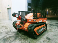 消防滅火機器人 （第3代，油動液壓，帶水帶框）