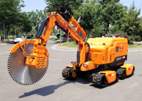 RXR-JM200GD消防破拆救援機(jī)器人 （4履帶、破拆機(jī)械臂、80國(guó)產(chǎn)消防水炮）